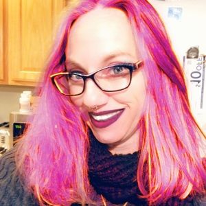 Meet your Posher, Crystal